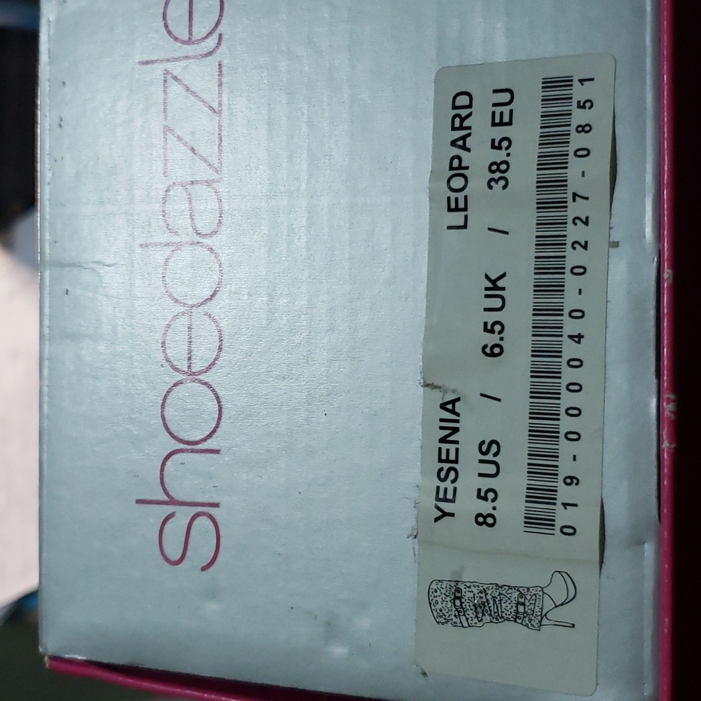 Shoedazzle "Yesenia" 8.5 women platform boot